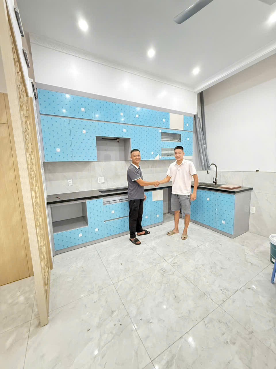 Tủ bếp Acrylic bóng gương Hà Nội